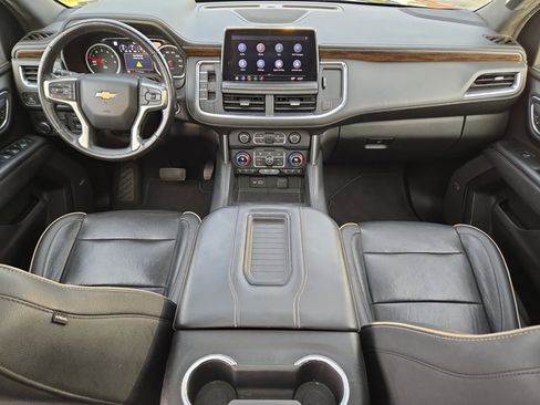 Used 2021 Chevrolet Tahoe Premier w/ Premium Package image 16