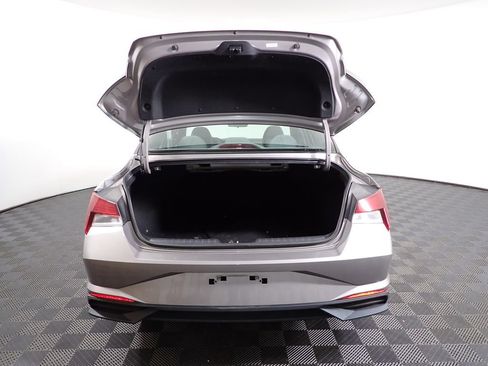 Used 2023 Hyundai Elantra SEL w/ Convenience Package FWD image 15