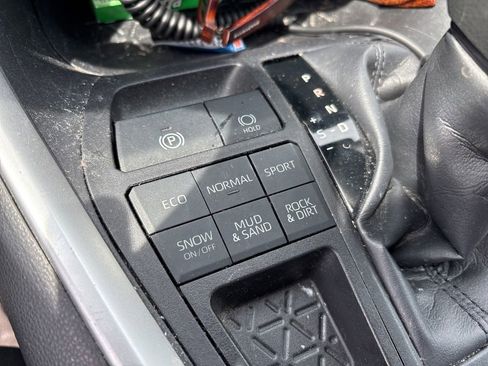 Used 2019 Toyota RAV4 XLE AWD/4WD image 26