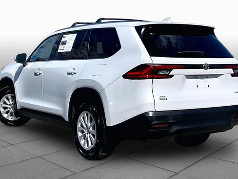 Certified 2024 Toyota Grand Highlander XLE AWD/4WD image 12