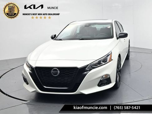 Used 2022 Nissan Altima 2.5 SR w/ Midnight Edition Package AWD/4WD image 3