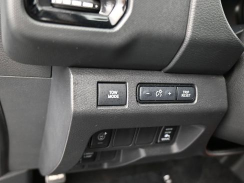 Used 2022 Nissan Frontier Pro-X image 15