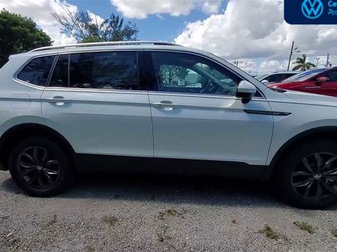 Used 2023 Volkswagen Tiguan SE image 9