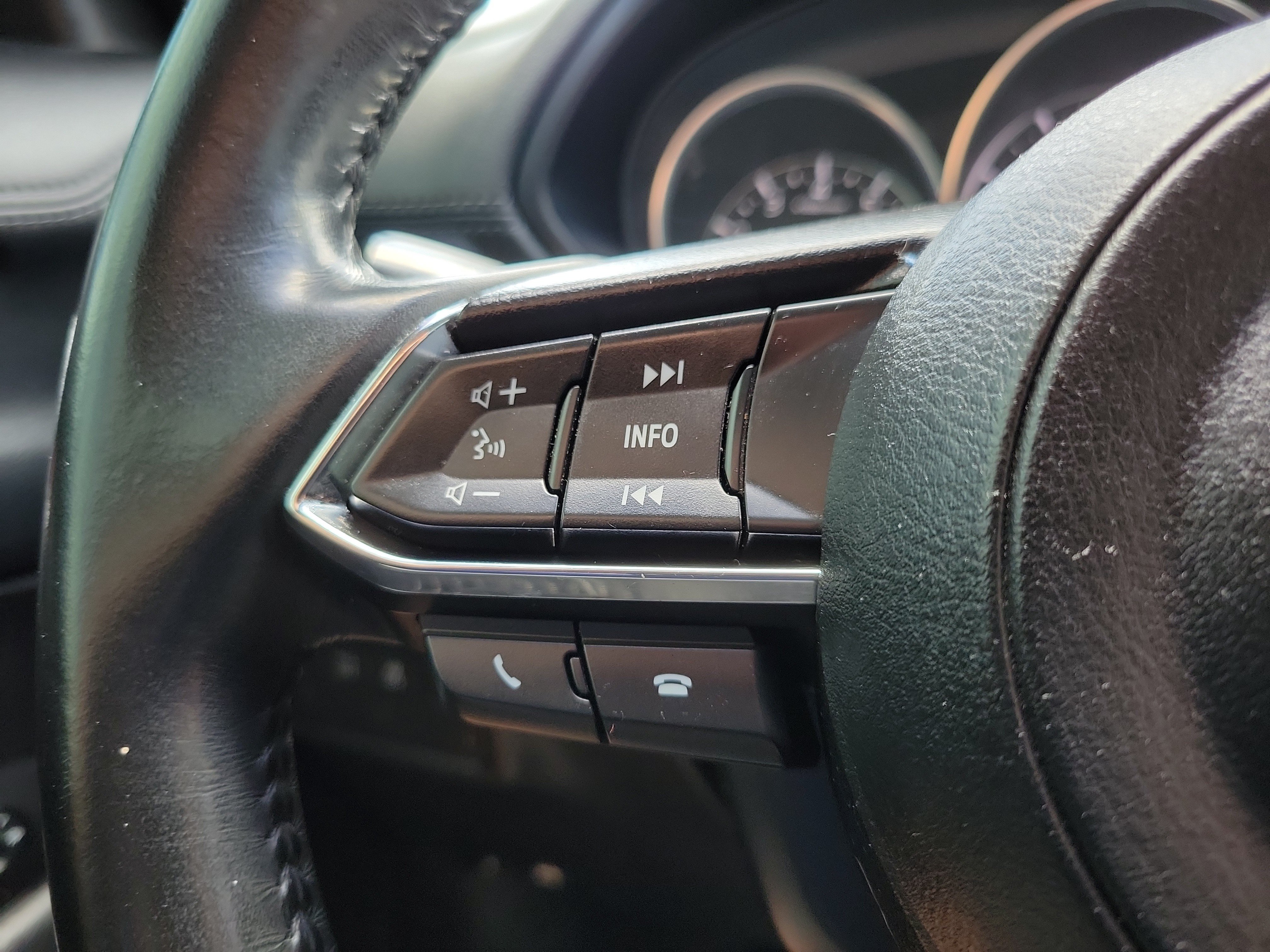 Used 2018 MAZDA CX-5 Touring w/ Preferred Equipment Package FWD image 18