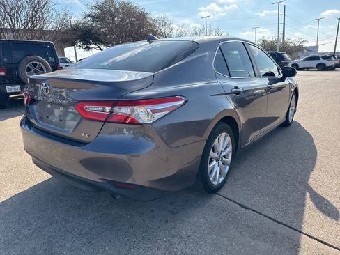 Used 2020 Toyota Camry LE image 7