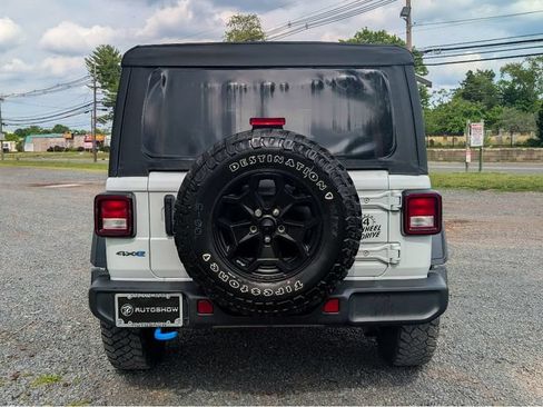Used 2023 Jeep Wrangler Unlimited w/ Cold Weather Group AWD/4WD image 9