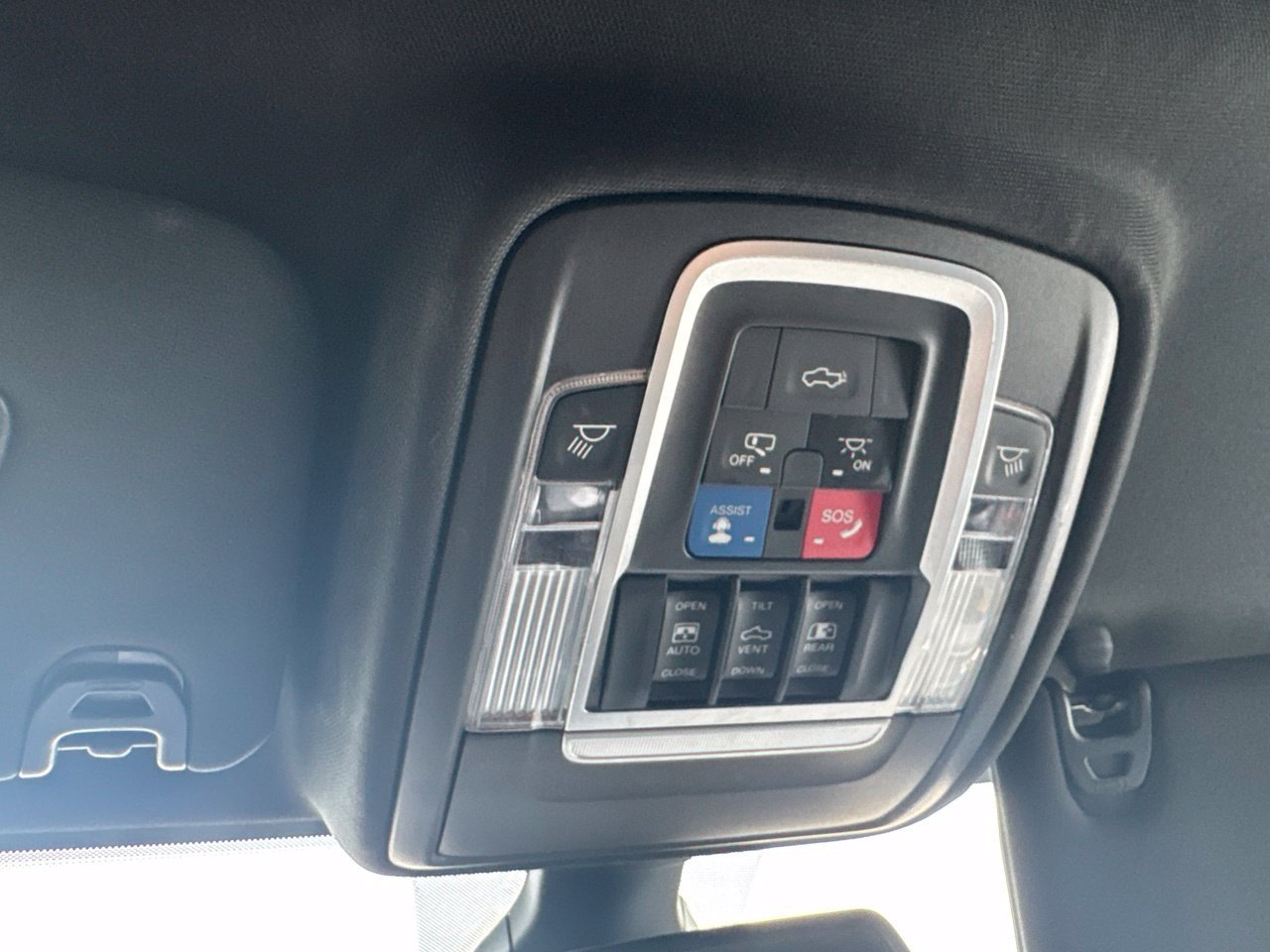 Used 2019 RAM 2500 Laramie w/ Night Edition AWD/4WD image 15