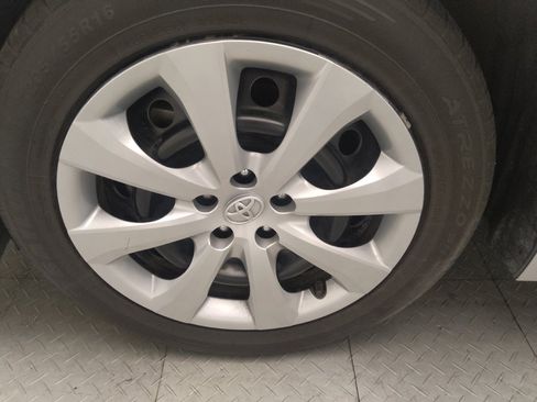 Used 2022 Toyota Corolla LE FWD image 31