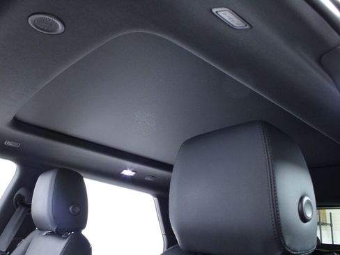 Used 2026 Land Rover Range Rover Evoque S image 31