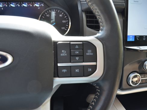 Used 2022 Ford Expedition XLT AWD/4WD image 40