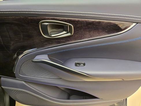 Used 2025 Aston Martin DBX 707 image 28