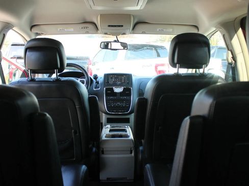 Used 2015 Chrysler Town & Country Touring w/ Trailer Tow Group image 17
