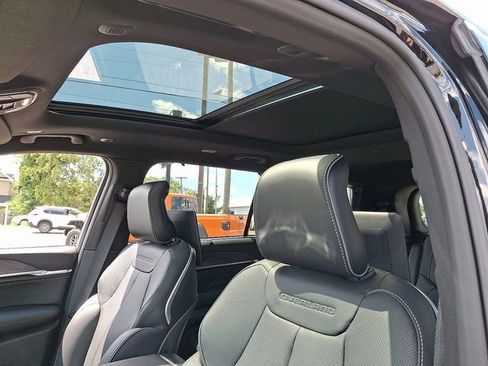 New 2025 Jeep Grand Cherokee L Overland w/ Luxury Tech Group IV AWD/4WD image 10