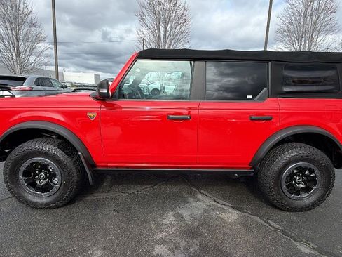 Used 2021 Ford Bronco Badlands image 7