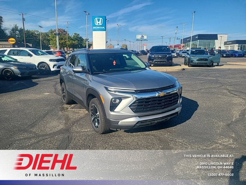 Used 2024 Chevrolet TrailBlazer LT w/ LT Cold Weather Package AWD/4WD image 1