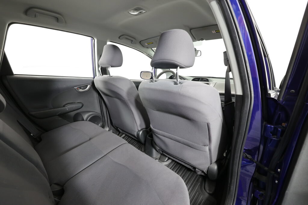 Used 2011 Honda Fit image 19