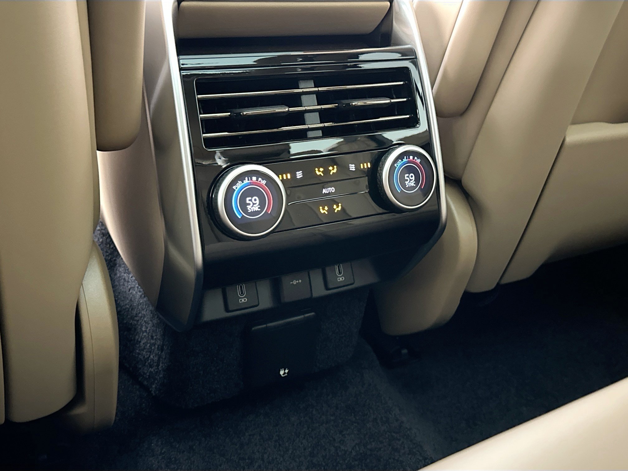 New 2026 Land Rover Range Rover SE AWD/4WD image 23