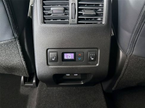 New 2026 Mitsubishi Outlander SEL FWD image 17