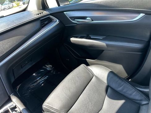 Used 2018 Cadillac XT5 Luxury w/ Driver Awareness Package AWD/4WD image 22