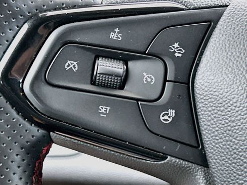 Used 2024 Chevrolet Trax RS w/ Driver Confidence Package FWD image 33