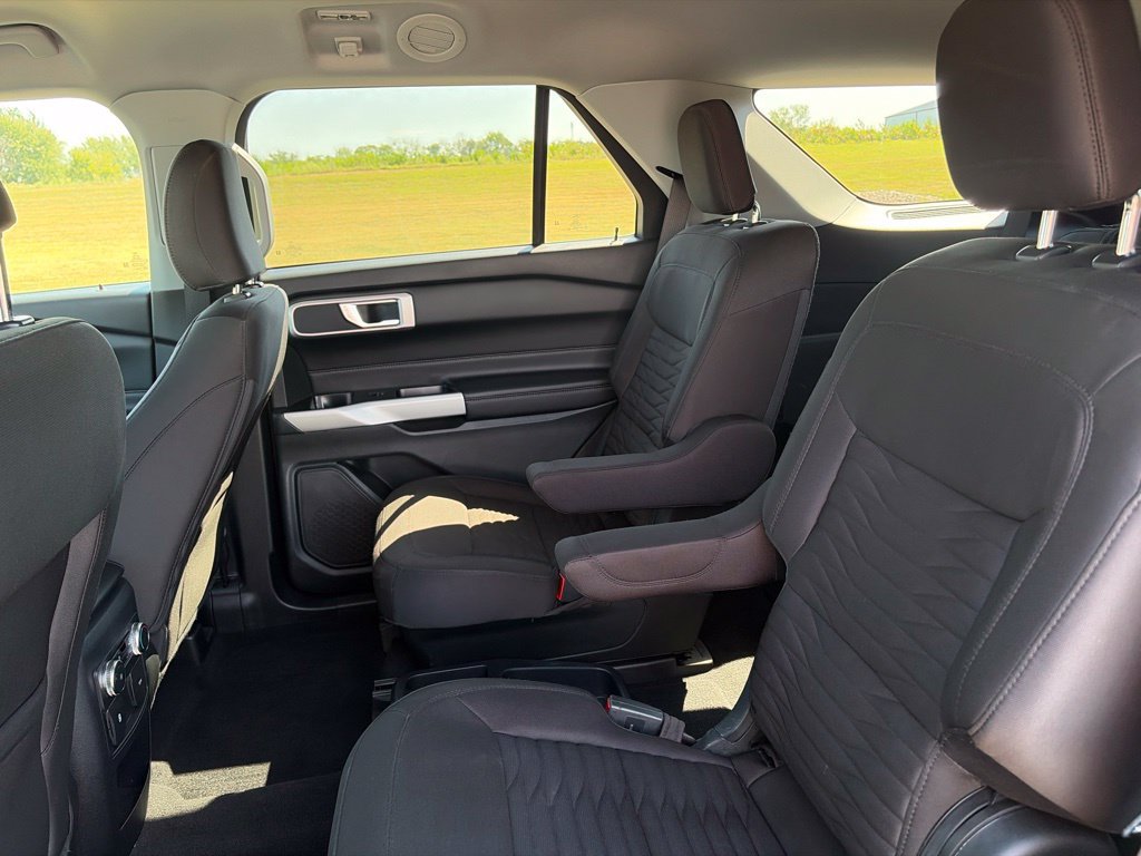 Used 2021 Ford Explorer XLT AWD/4WD image 13