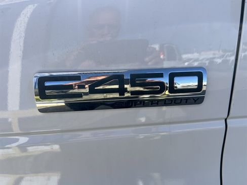Used 2019 Ford E-450 and Econoline 450 Super Duty w/ Power Windows & Locks Group image 30