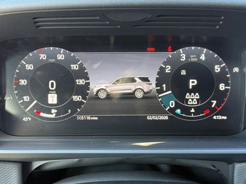 Certified 2025 Land Rover Discovery Dynamic SE image 31