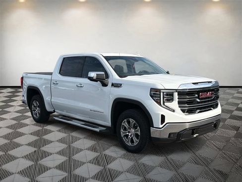 Used 2022 GMC Sierra 1500 SLT w/ SLT Convenience Package AWD/4WD image 3