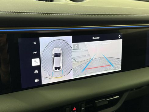 Certified 2025 Porsche Macan 4S Electric AWD/4WD image 21