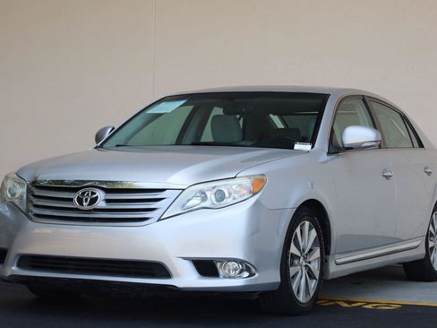 Used 2011 Toyota Avalon Limited FWD image 5