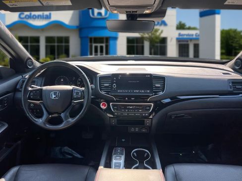 Used 2025 Honda Ridgeline Black Edition image 35