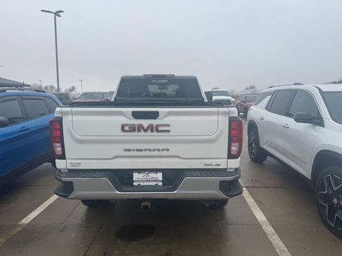 Used 2021 GMC Sierra 2500 SLE w/ SLE Value Package; image 4