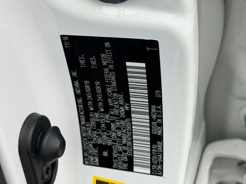 Used 2017 Toyota Highlander LE image 19