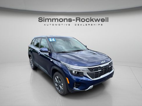 Used 2026 Kia Seltos LX AWD/4WD image 7