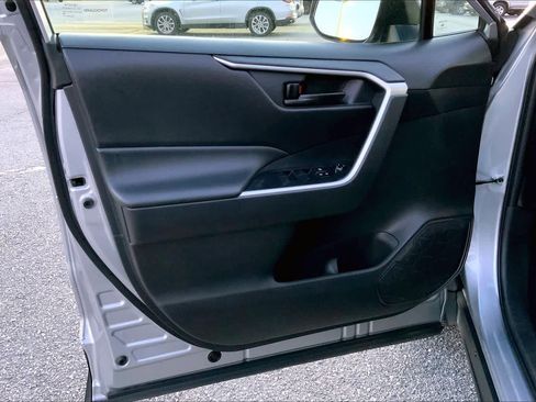 Used 2024 Toyota RAV4 LE image 21