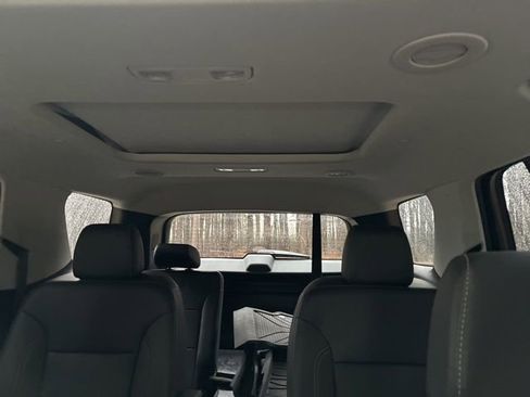 Used 2021 Chevrolet Traverse Premier w/ Redline Edition image 32