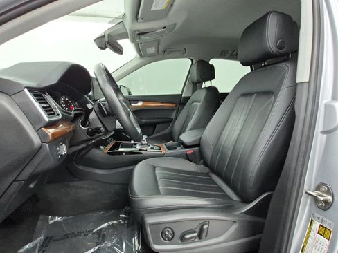 Used 2023 Audi Q5 2.0T Premium w/ Convenience Package AWD/4WD image 5