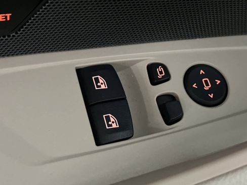 Used 2025 BMW 440i xDrive Coupe w/ Premium Package image 13