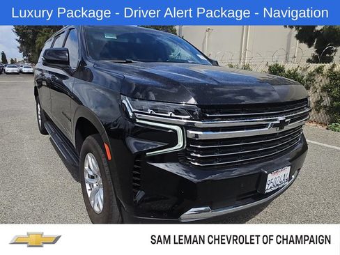 Used 2024 Chevrolet Suburban LT w/ Luxury Package RWD image 1