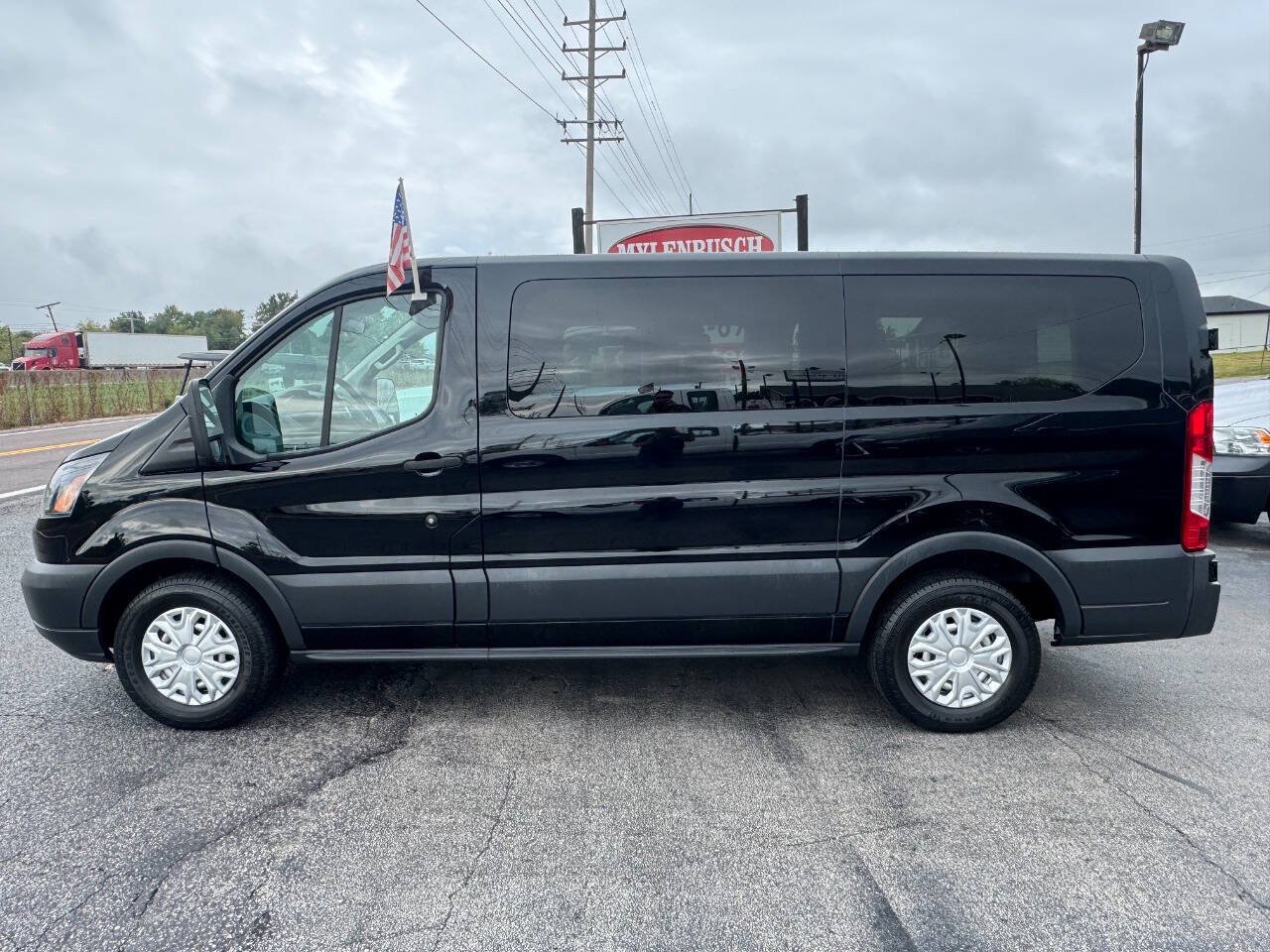 Used 2018 Ford Transit 150 XL RWD image 1