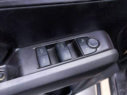 Used 2024 Chevrolet Colorado W/T image 8