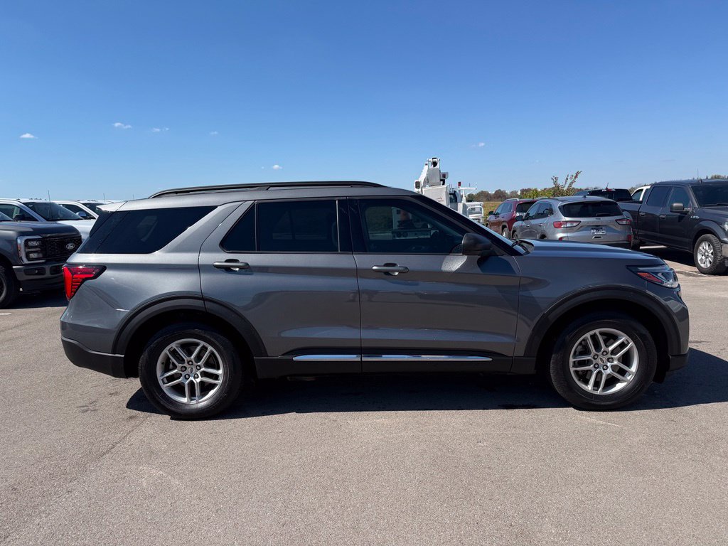 Used 2025 Ford Explorer Active w/ Active Comfort Package RWD image 14