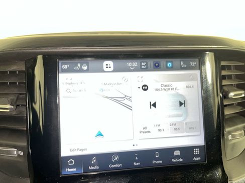 Used 2024 RAM 1500 Laramie image 18