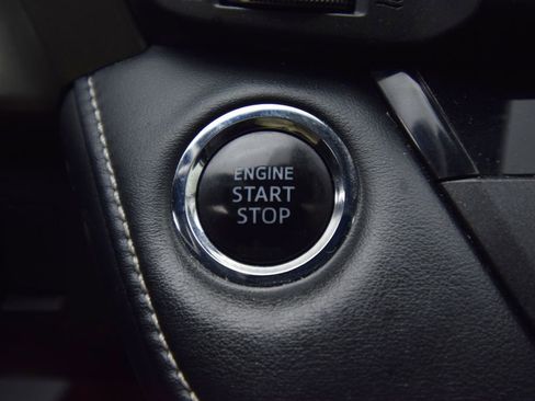 Used 2018 Toyota RAV4 Limited image 32