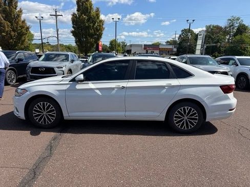 Used 2019 Volkswagen Jetta SE FWD image 4