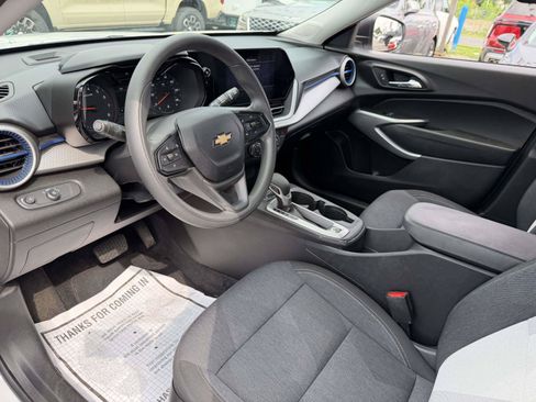 Certified 2024 Chevrolet Trax LS FWD image 10