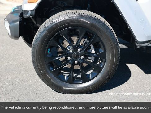 Used 2022 Jeep Wrangler Unlimited Sahara image 12