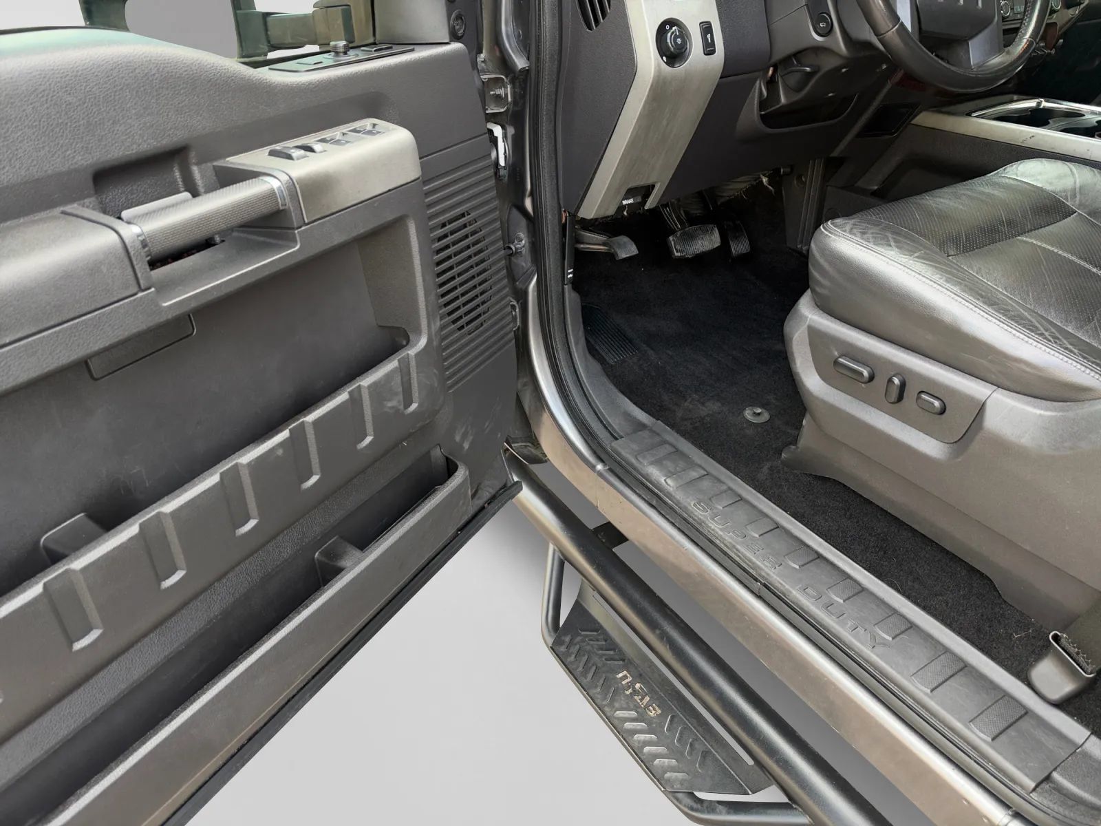 Used 2012 Ford F350 Lariat w/ Lariat Interior Pkg AWD/4WD image 11
