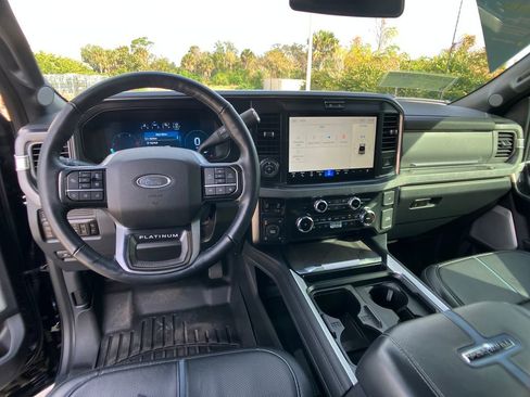 Used 2025 Ford F350 Platinum w/ FX4 Off-Road Package image 8