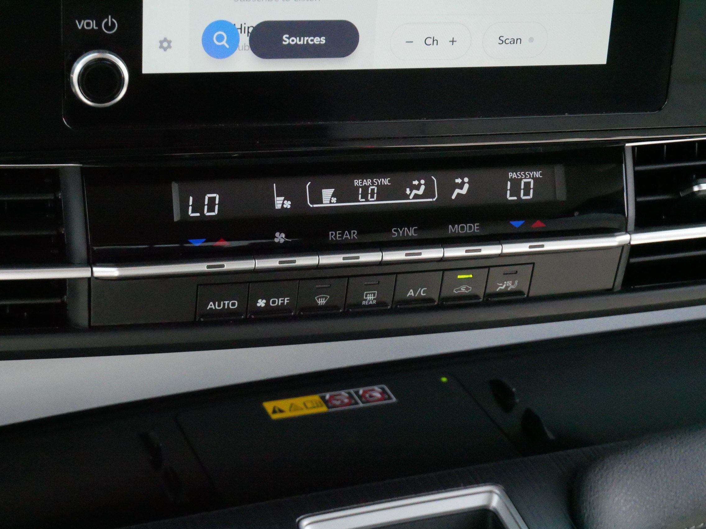 Certified 2026 Toyota Sienna LE FWD image 23